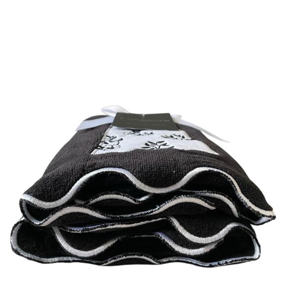 Kassa Decor  Halloween Ghost Hand Towels 18x28 Plush Black & White Set of 2 New - Picture 5 of 10